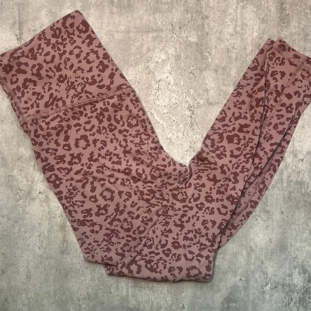 Leopard Elation Ultra High Rise Tight Leggings Flora Mauve - Picture 5 of 5